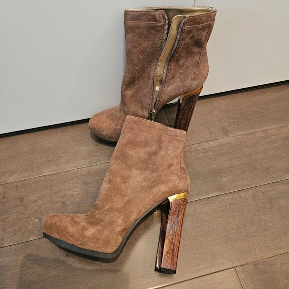 Boots - Picture 1 of 3